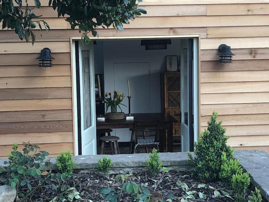 Stylish Cottage In The Pewsey Vale マールボロー エクステリア 写真